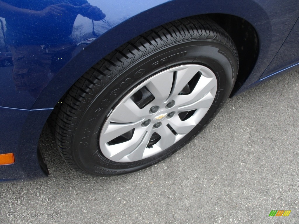 2013 Cruze LS - Atlantis Blue Metallic / Jet Black/Medium Titanium photo #13
