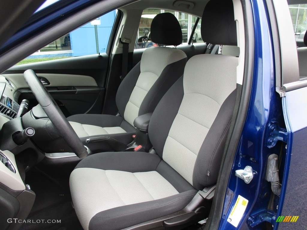 2013 Cruze LS - Atlantis Blue Metallic / Jet Black/Medium Titanium photo #20