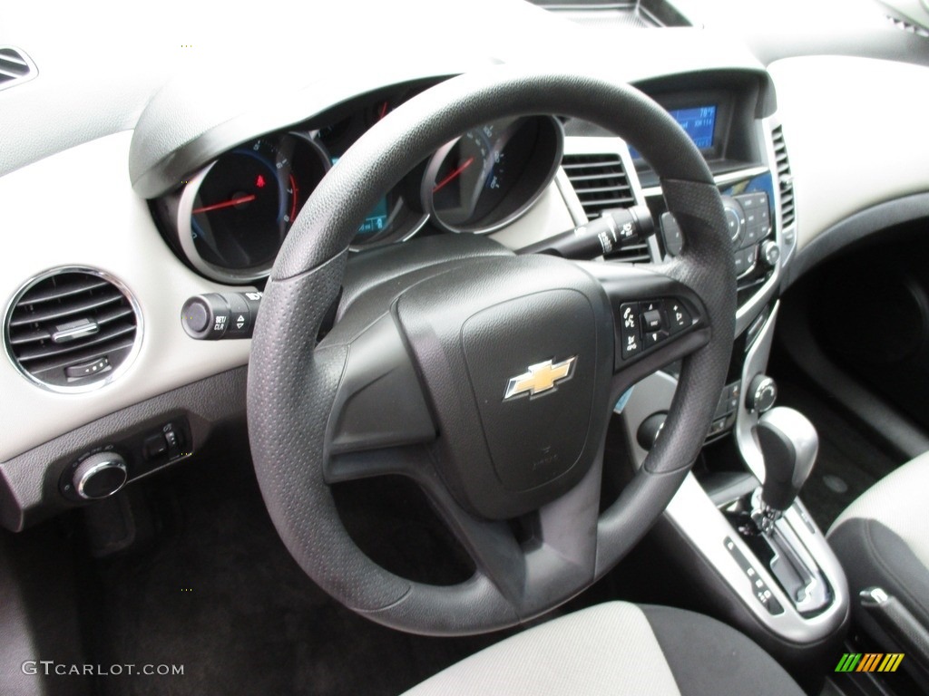 2013 Cruze LS - Atlantis Blue Metallic / Jet Black/Medium Titanium photo #24