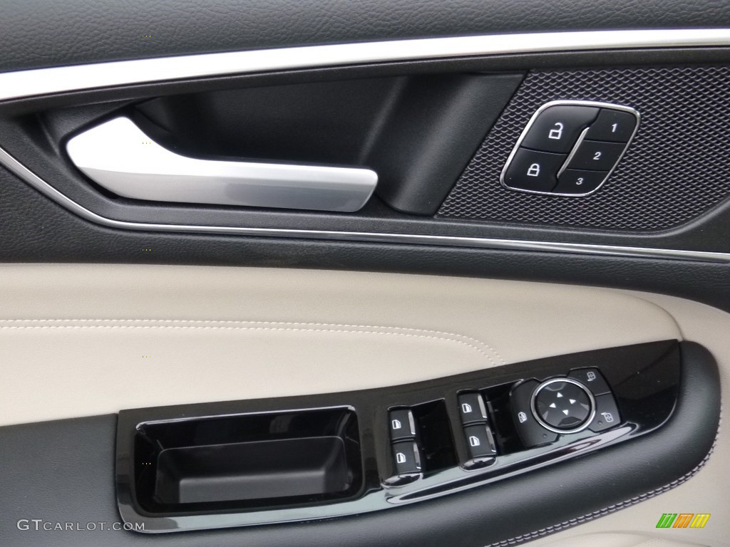 2016 Edge Titanium AWD - White Platinum / Ceramic photo #9