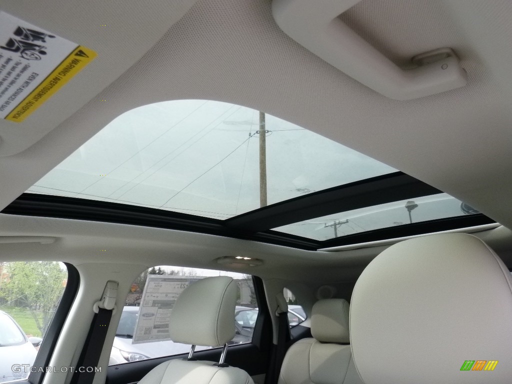 2016 Edge Titanium AWD - White Platinum / Ceramic photo #12