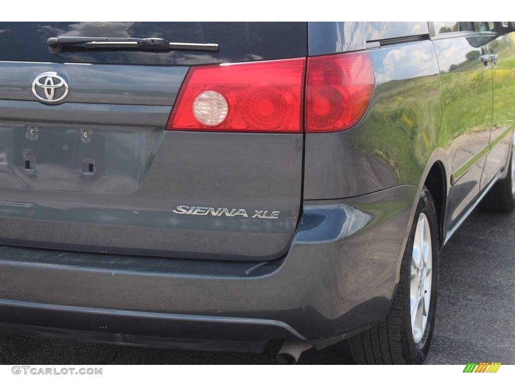 2006 Sienna XLE - Slate Metallic / Stone Gray photo #21