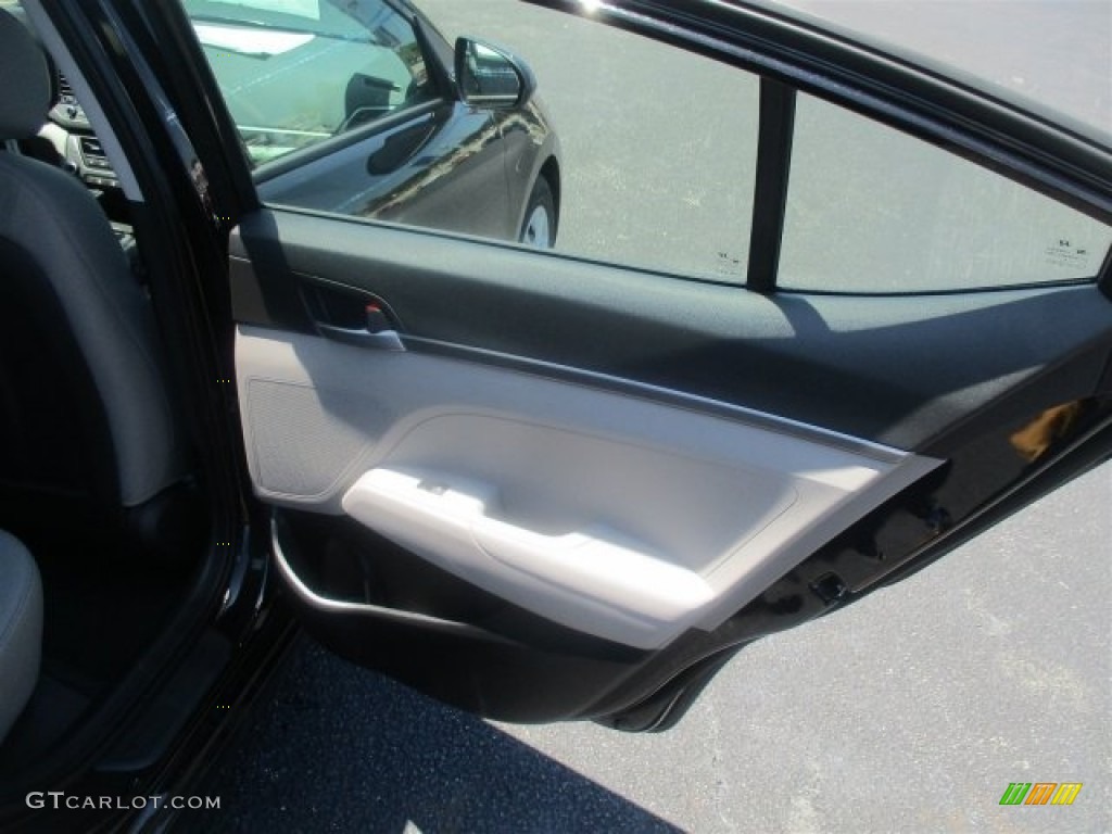2017 Elantra SE - Black / Gray photo #13