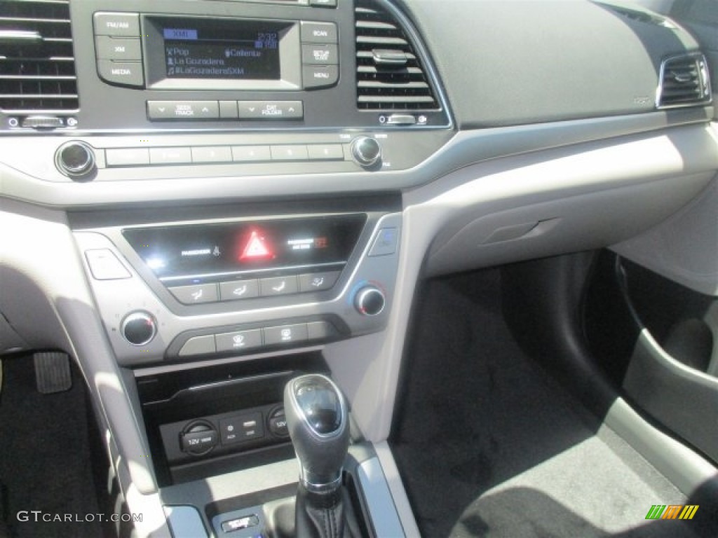 2017 Elantra SE - Black / Gray photo #19