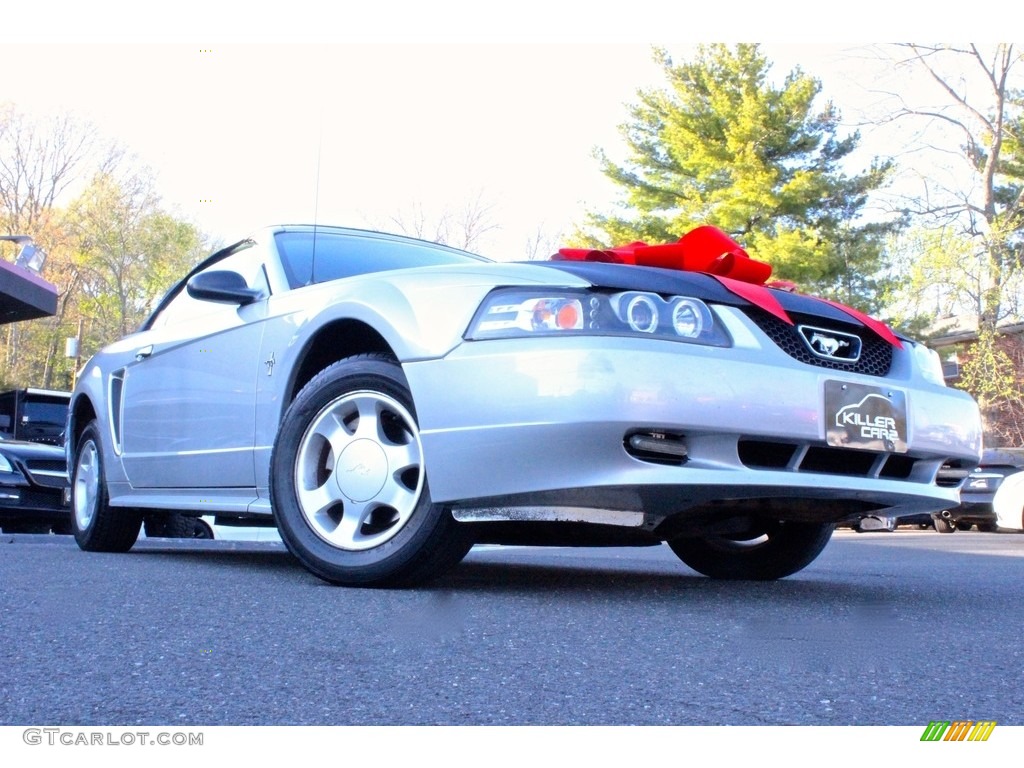 2000 Mustang V6 Convertible - Silver Metallic / Dark Charcoal photo #12