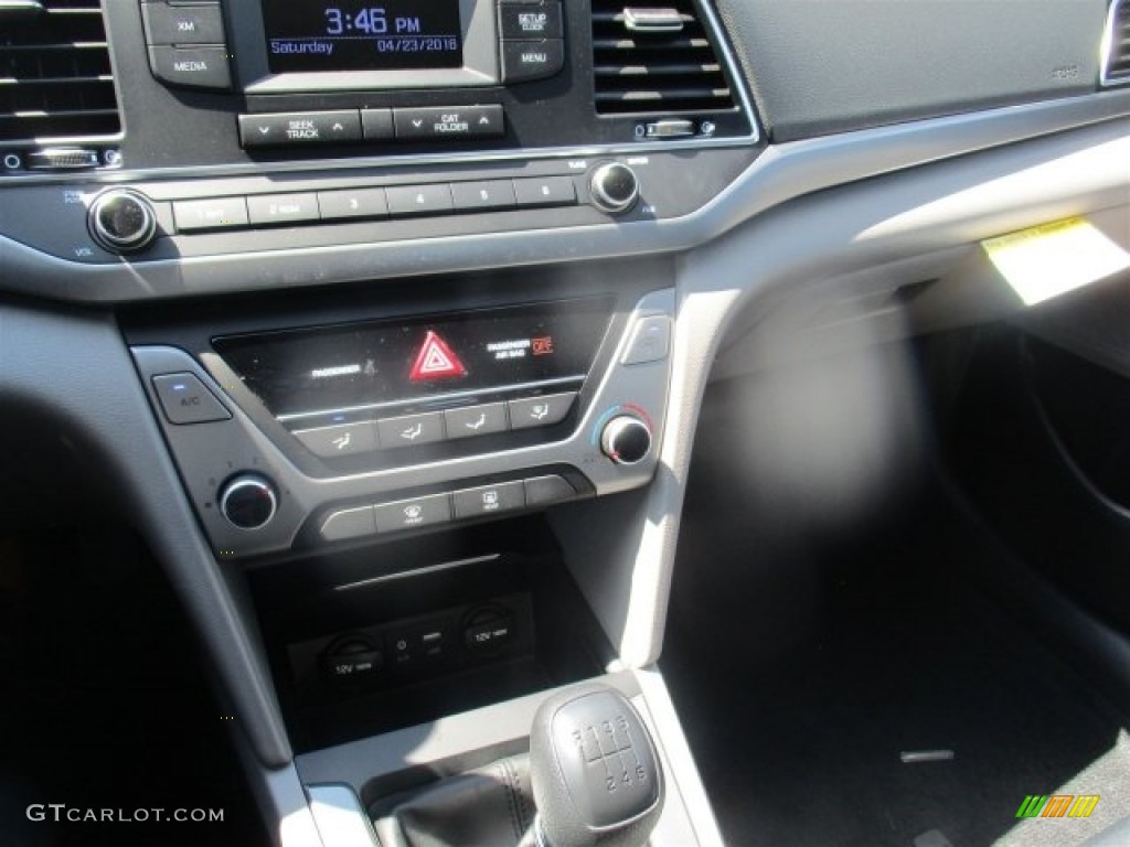 2017 Elantra SE - Gray / Gray photo #16