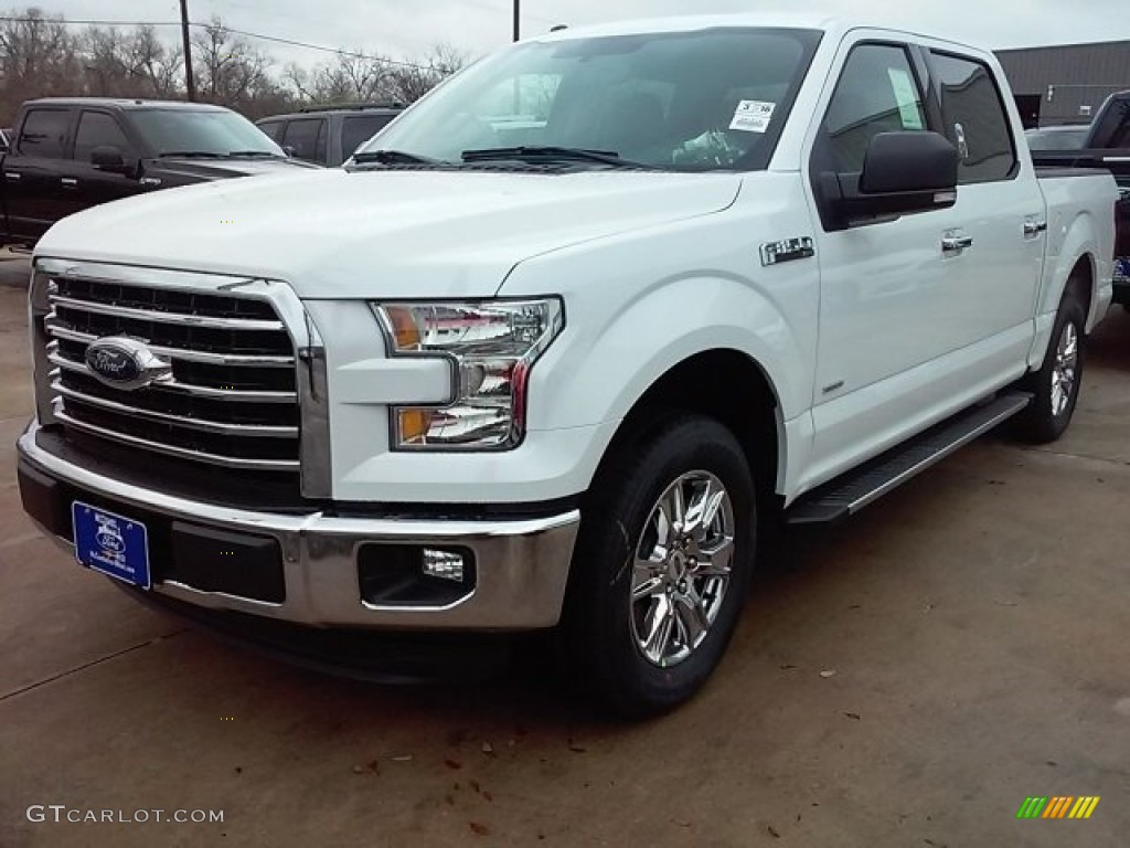 2016 F150 XLT SuperCrew - Oxford White / Medium Earth Gray photo #3