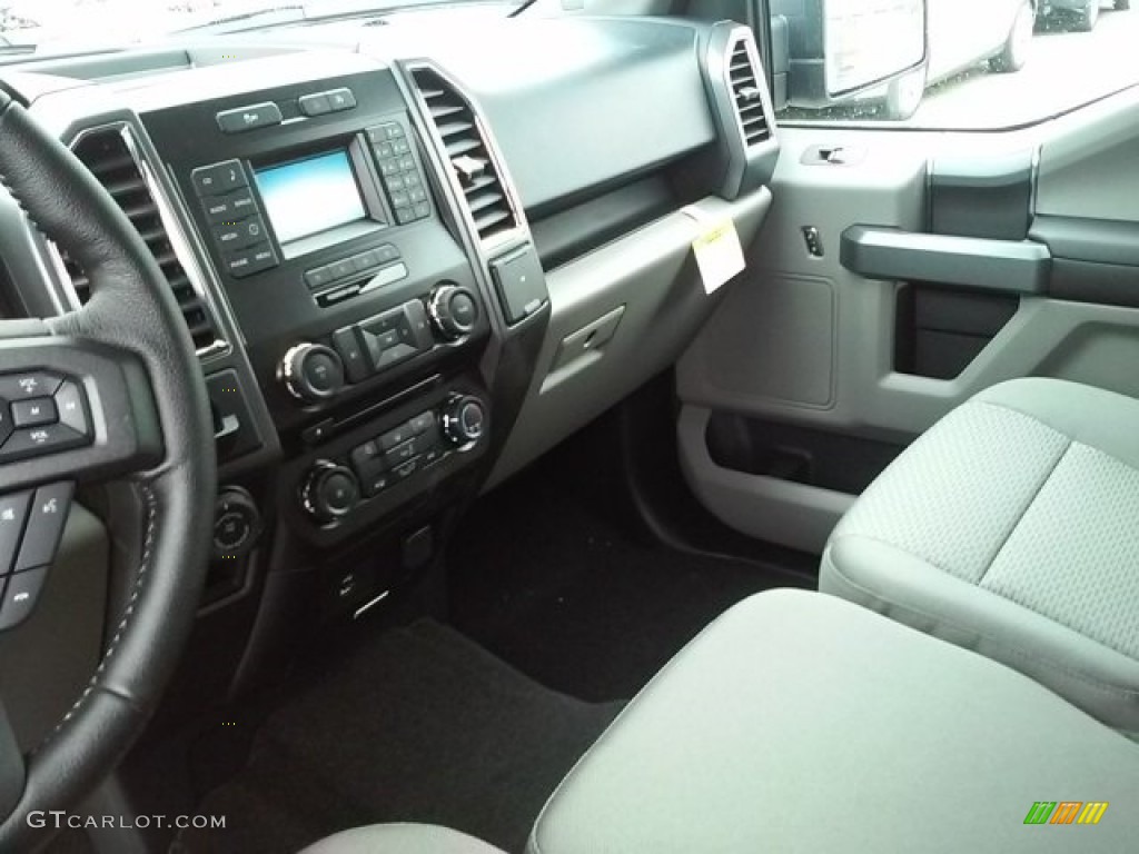 2016 F150 XLT SuperCrew - Oxford White / Medium Earth Gray photo #13