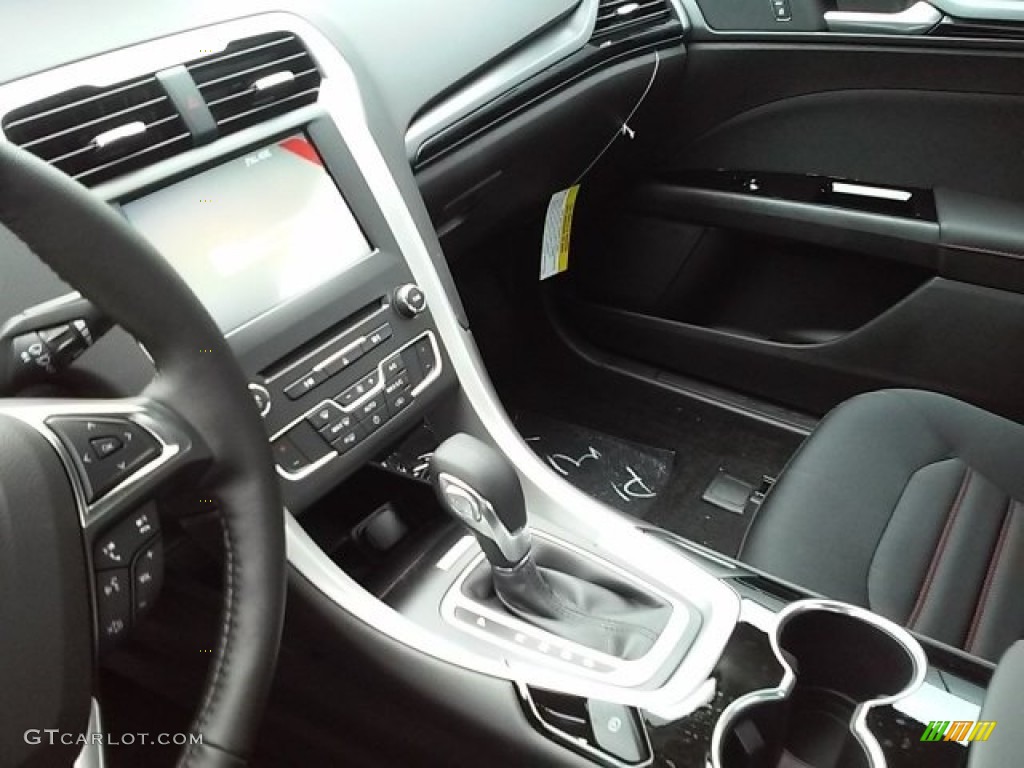 2016 Fusion SE - Shadow Black / Charcoal Black photo #13