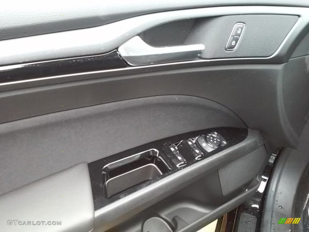 2016 Fusion SE - Shadow Black / Charcoal Black photo #15