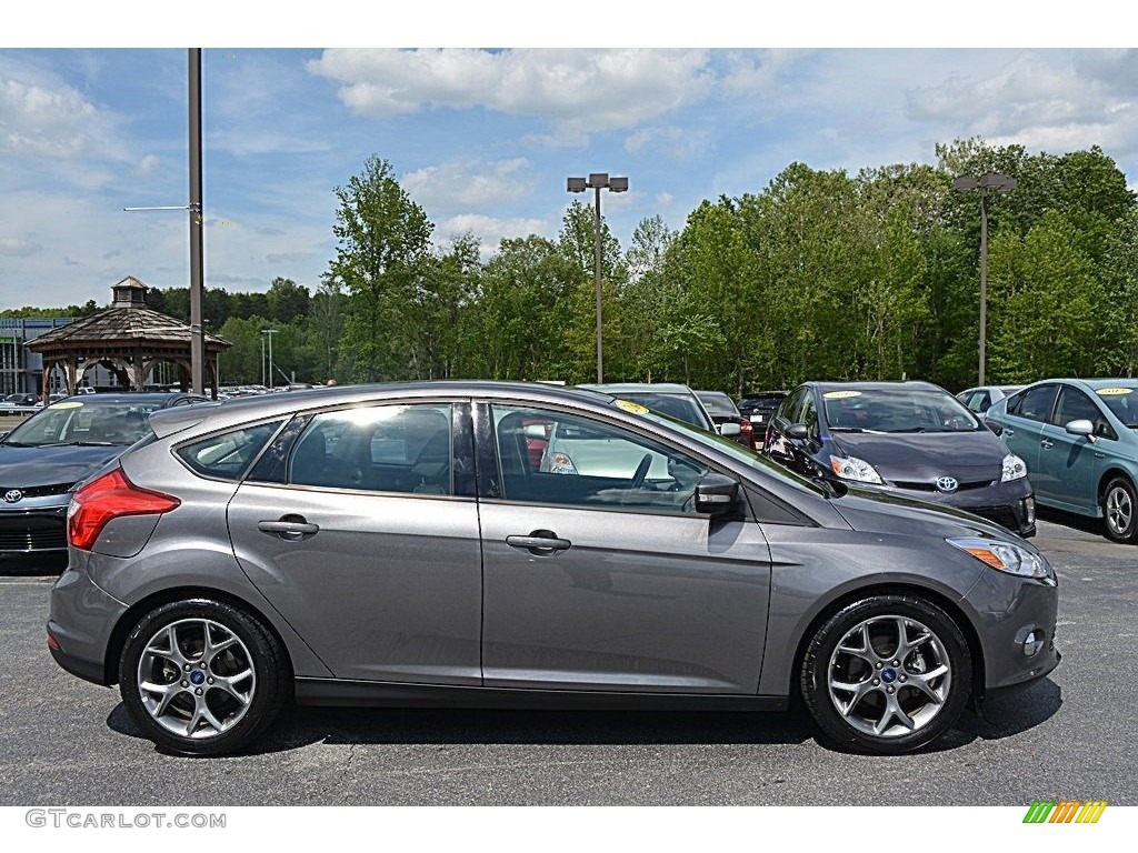 2014 Focus SE Hatchback - Sterling Gray / Charcoal Black photo #2