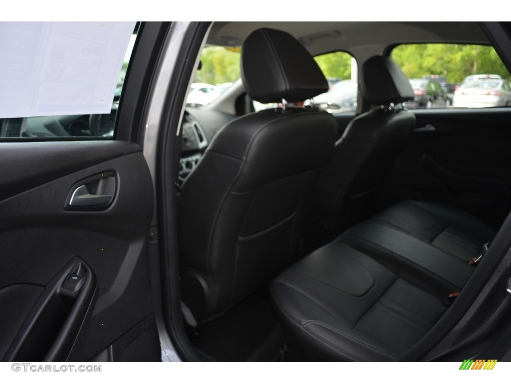 2014 Focus SE Hatchback - Sterling Gray / Charcoal Black photo #11