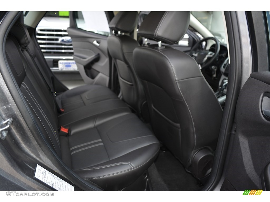 2014 Focus SE Hatchback - Sterling Gray / Charcoal Black photo #13