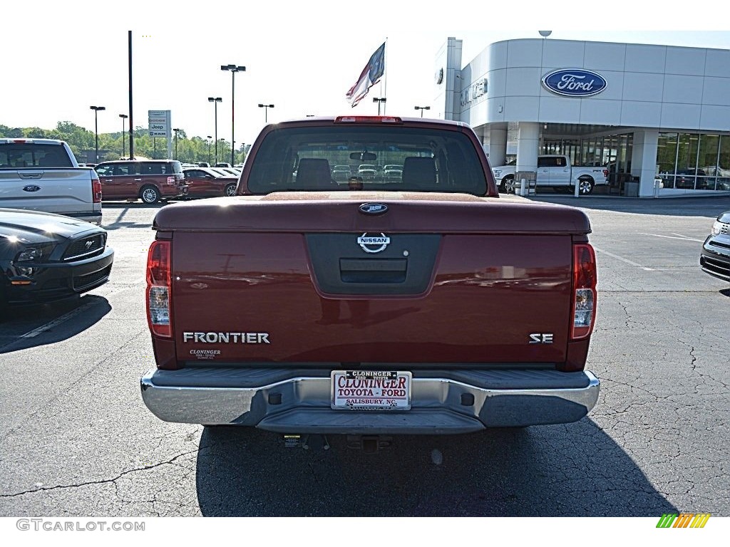 2007 Frontier SE Crew Cab - Red Brawn / Desert photo #4