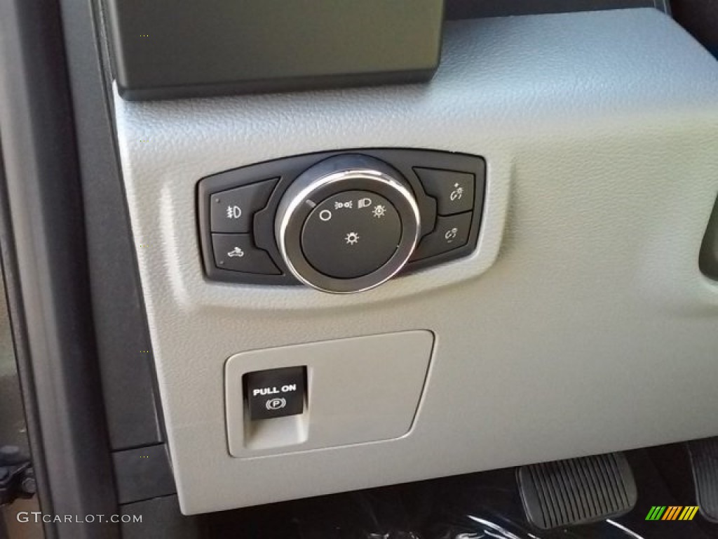 2016 F150 XL SuperCrew - Magnetic / Medium Earth Gray photo #4