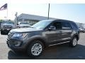 2016 Magnetic Metallic Ford Explorer XLT  photo #3