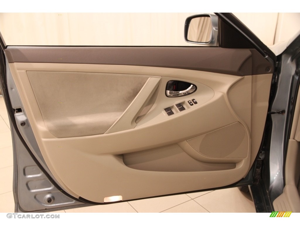 2010 Toyota Camry LE V6 Bisque Door Panel Photo #112546541