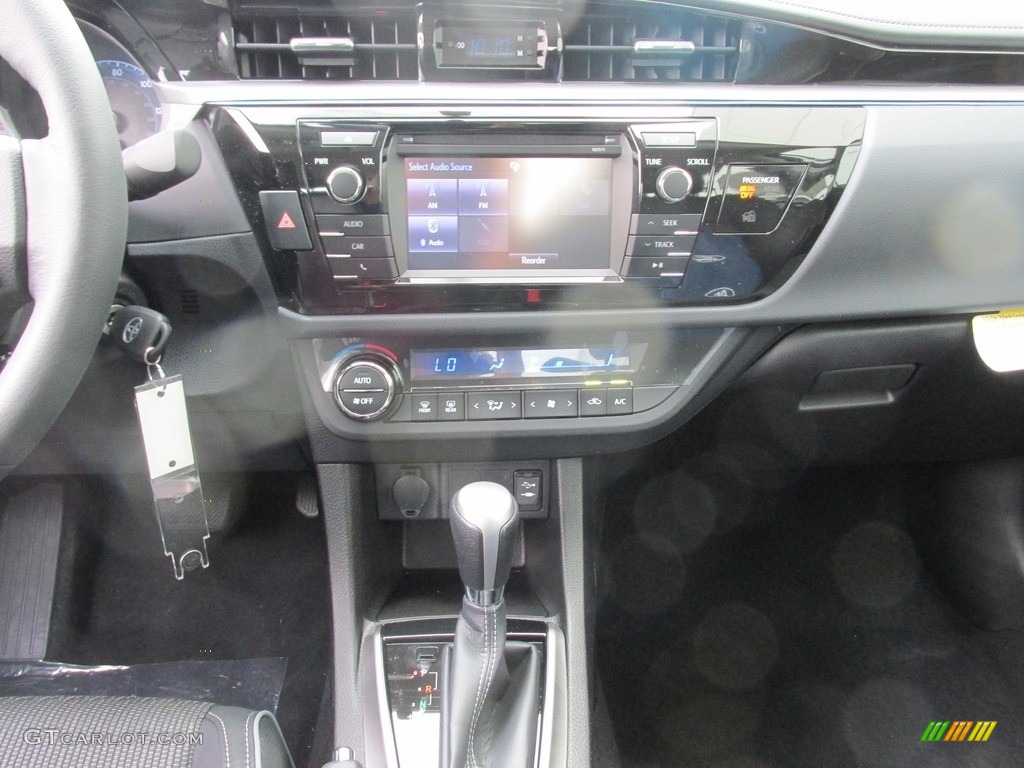 2016 Corolla S Plus - Super White / Black photo #24