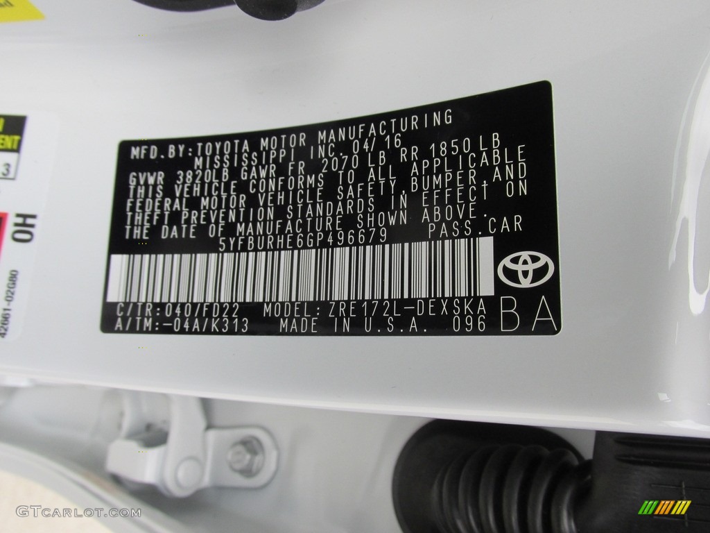 2016 Corolla S Plus - Super White / Black photo #31