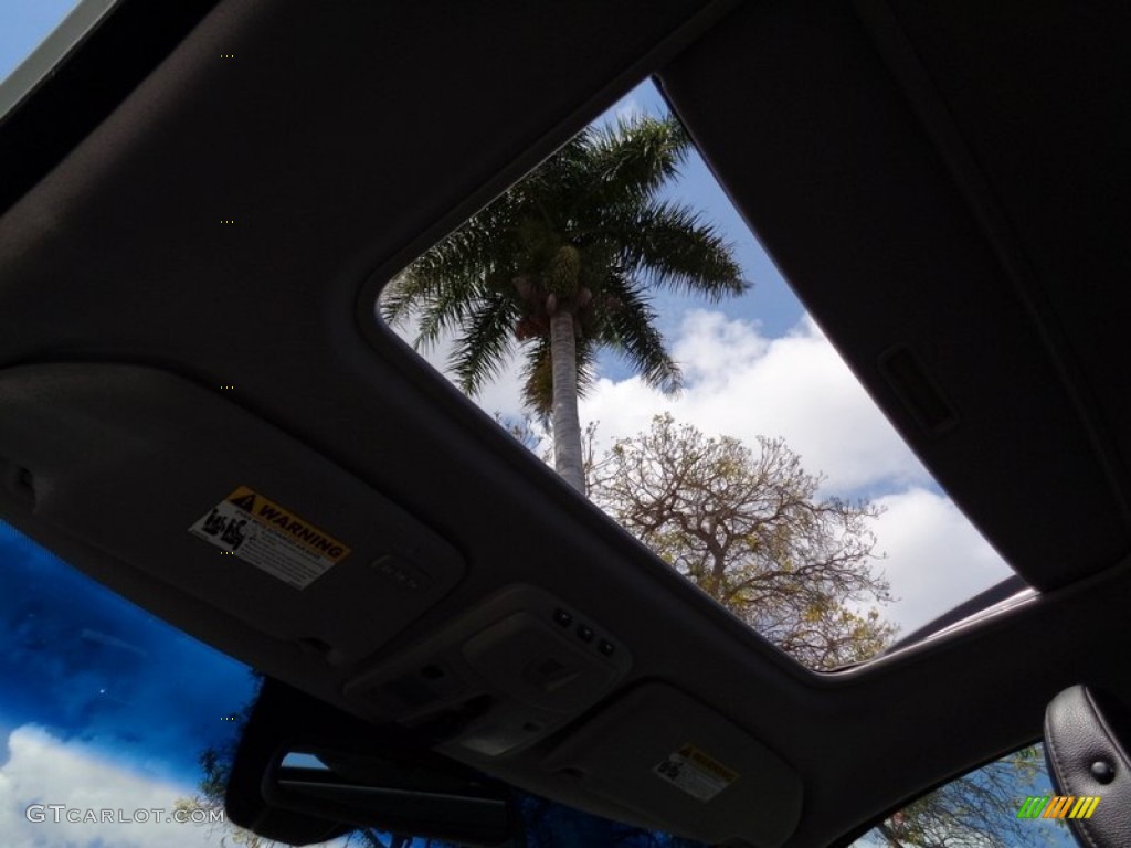 2006 XC90 2.5T - Silver Metallic / Graphite photo #2