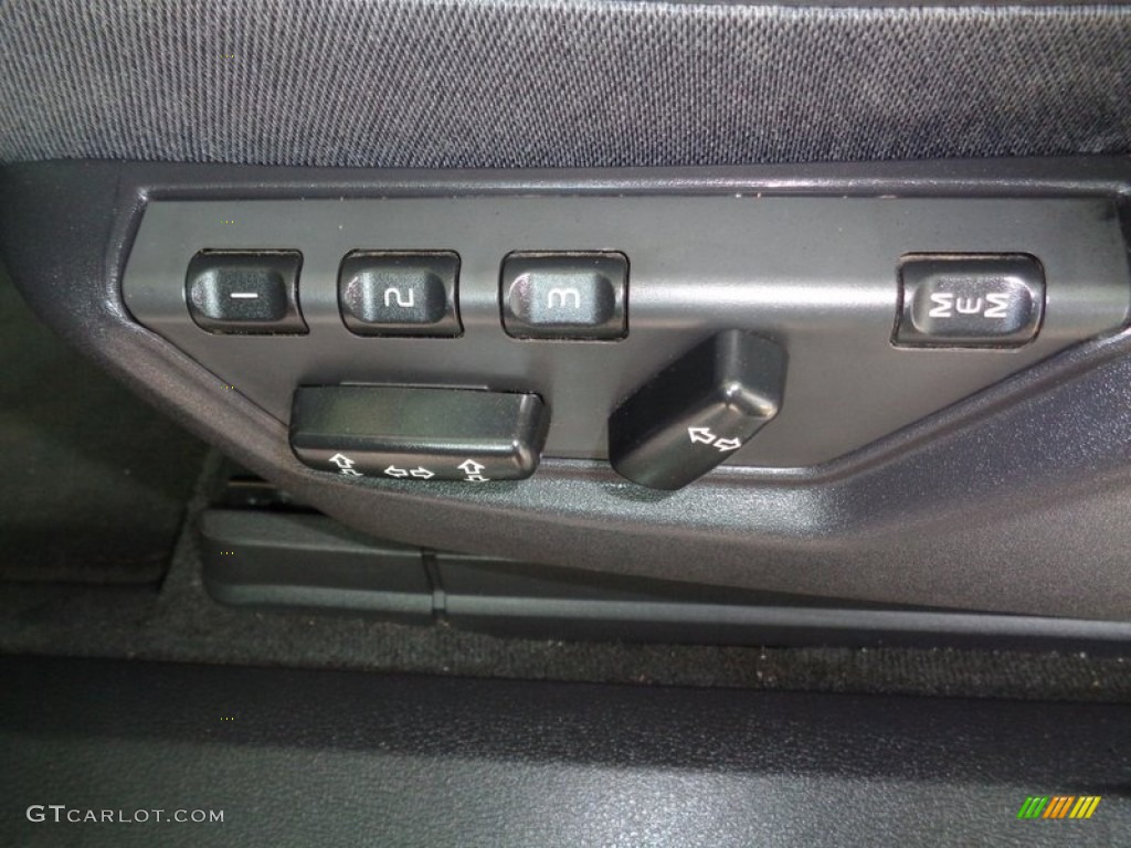 2006 XC90 2.5T - Silver Metallic / Graphite photo #15