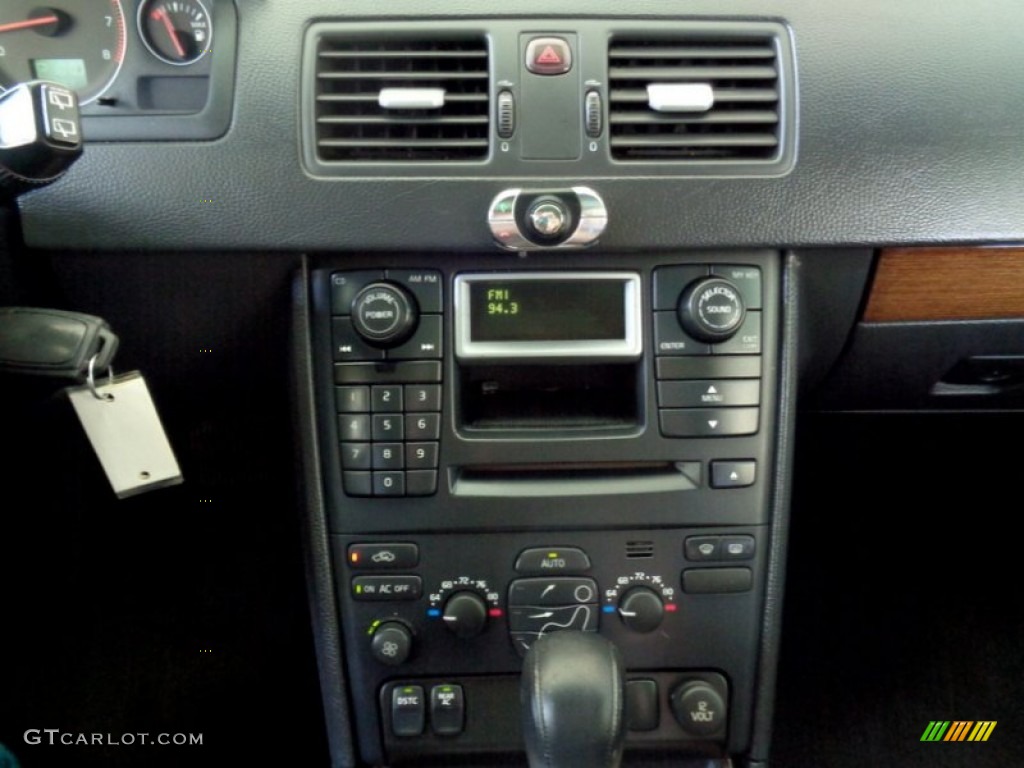 2006 XC90 2.5T - Silver Metallic / Graphite photo #22