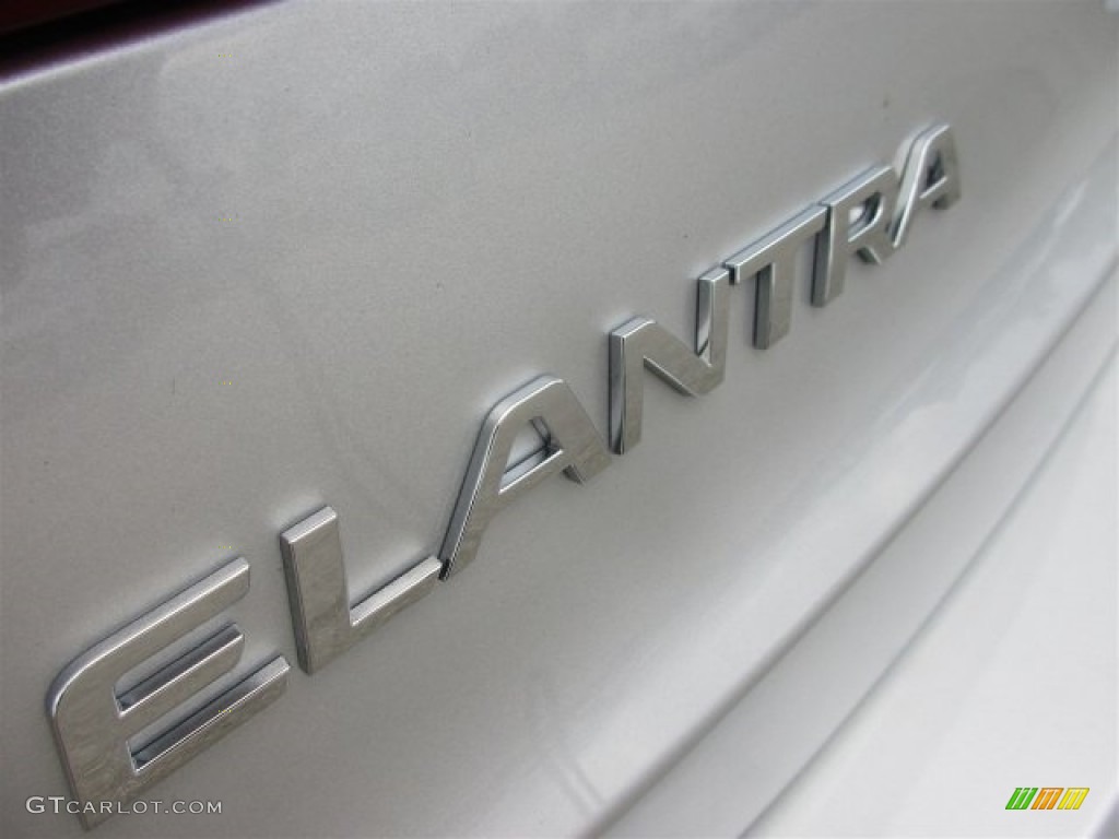 2017 Elantra SE - Silver / Gray photo #5