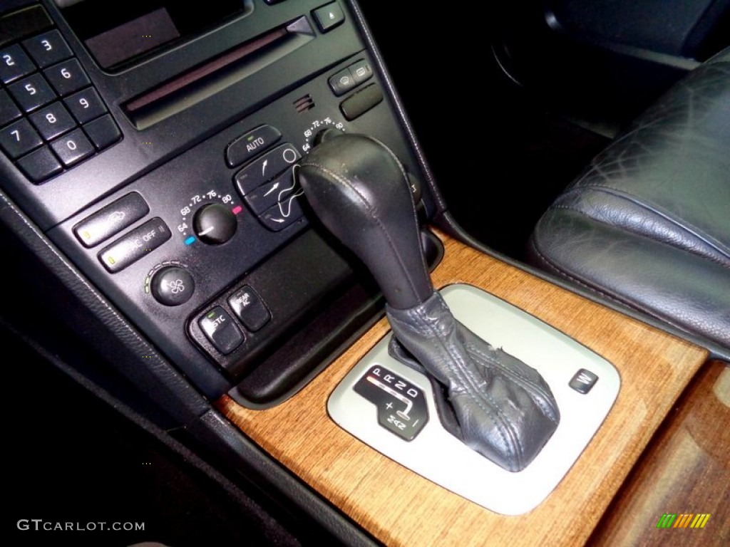 2006 XC90 2.5T - Silver Metallic / Graphite photo #30