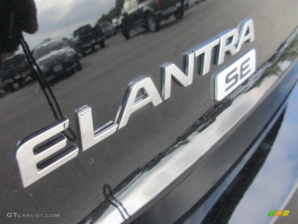 2017 Elantra SE - Black / Gray photo #5