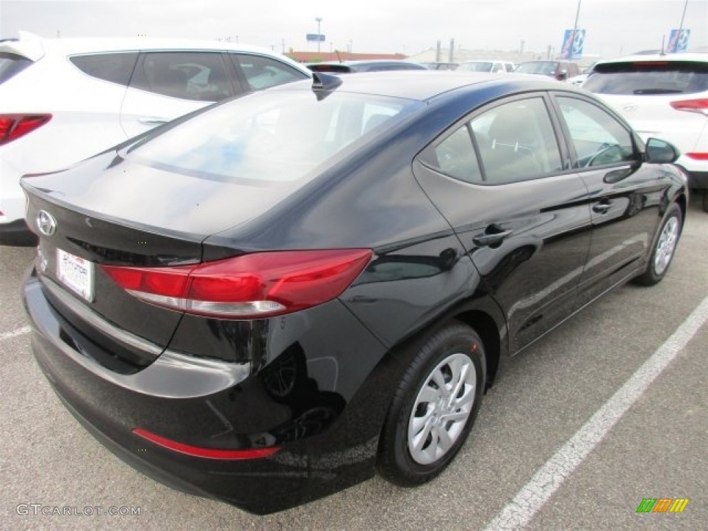2017 Elantra SE - Black / Gray photo #6
