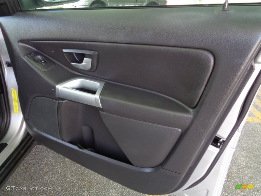 2006 XC90 2.5T - Silver Metallic / Graphite photo #47