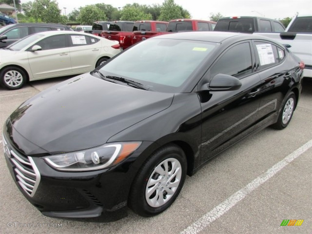 2017 Elantra SE - Black / Gray photo #2