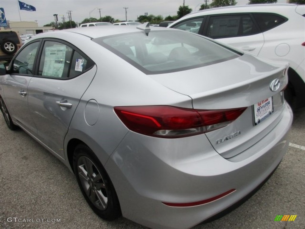 2017 Elantra SE - Silver / Gray photo #4