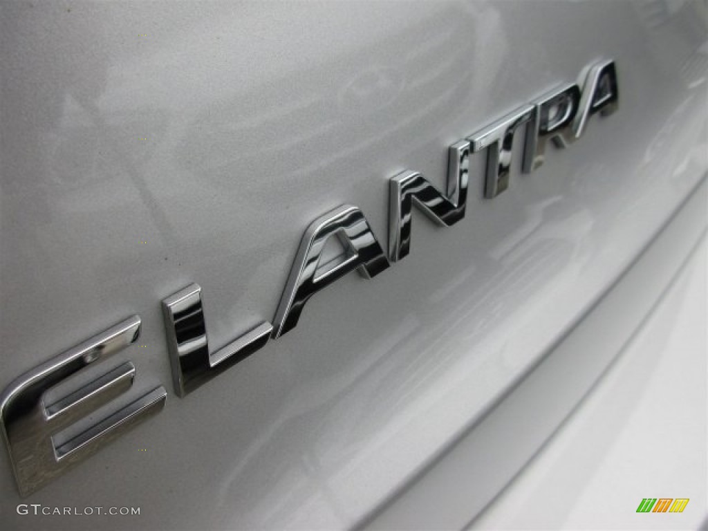 2017 Elantra SE - Silver / Gray photo #5