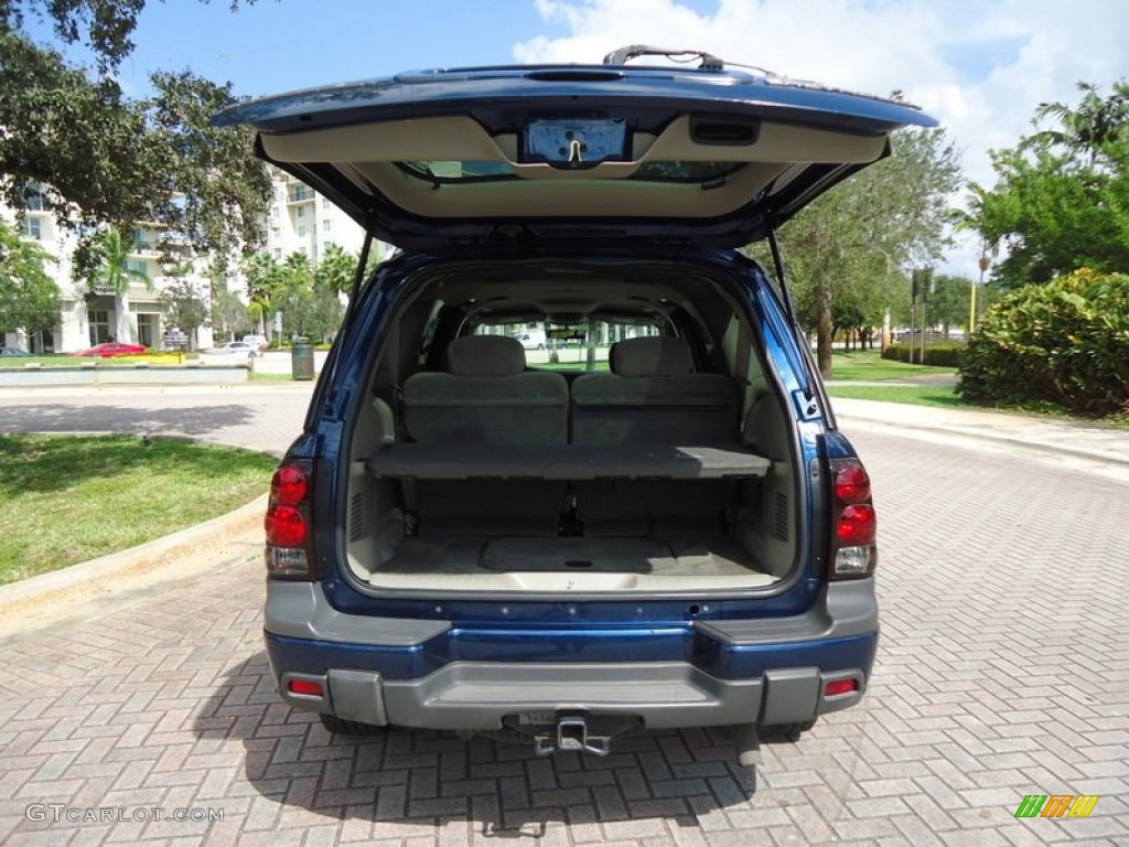 2004 TrailBlazer EXT LS 4x4 - Indigo Blue Metallic / Medium Pewter photo #9
