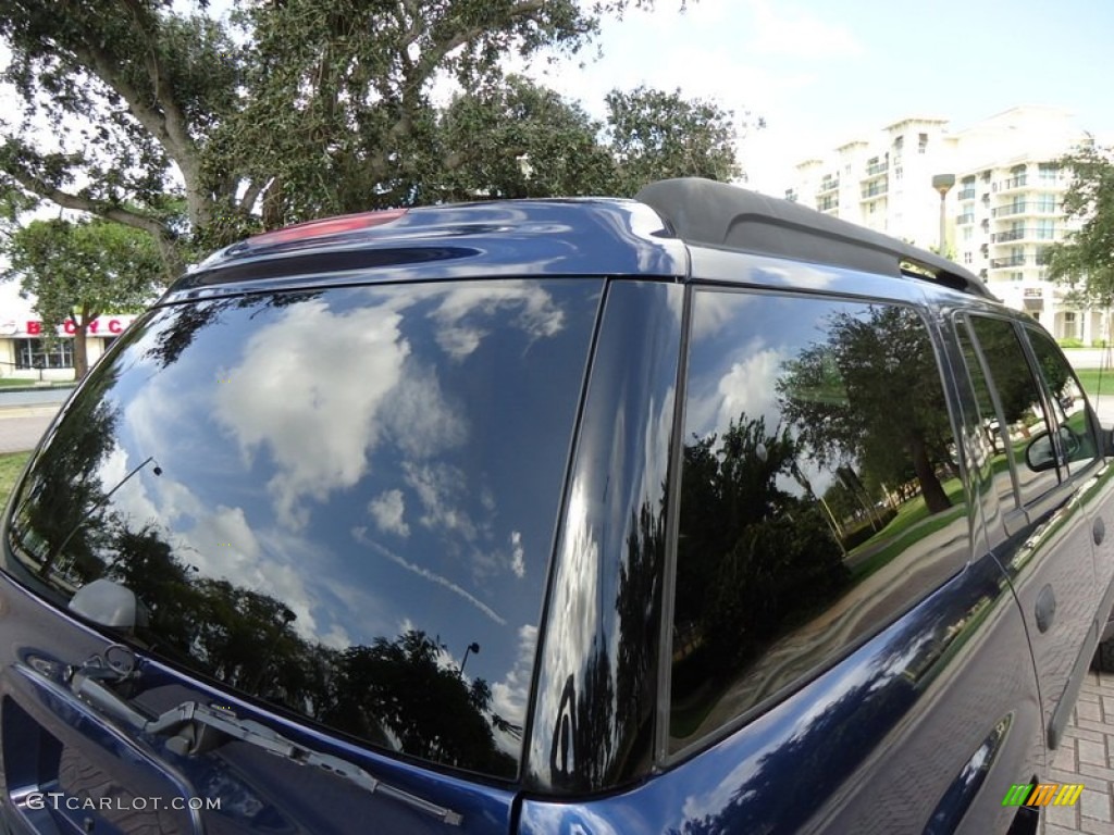 2004 TrailBlazer EXT LS 4x4 - Indigo Blue Metallic / Medium Pewter photo #13