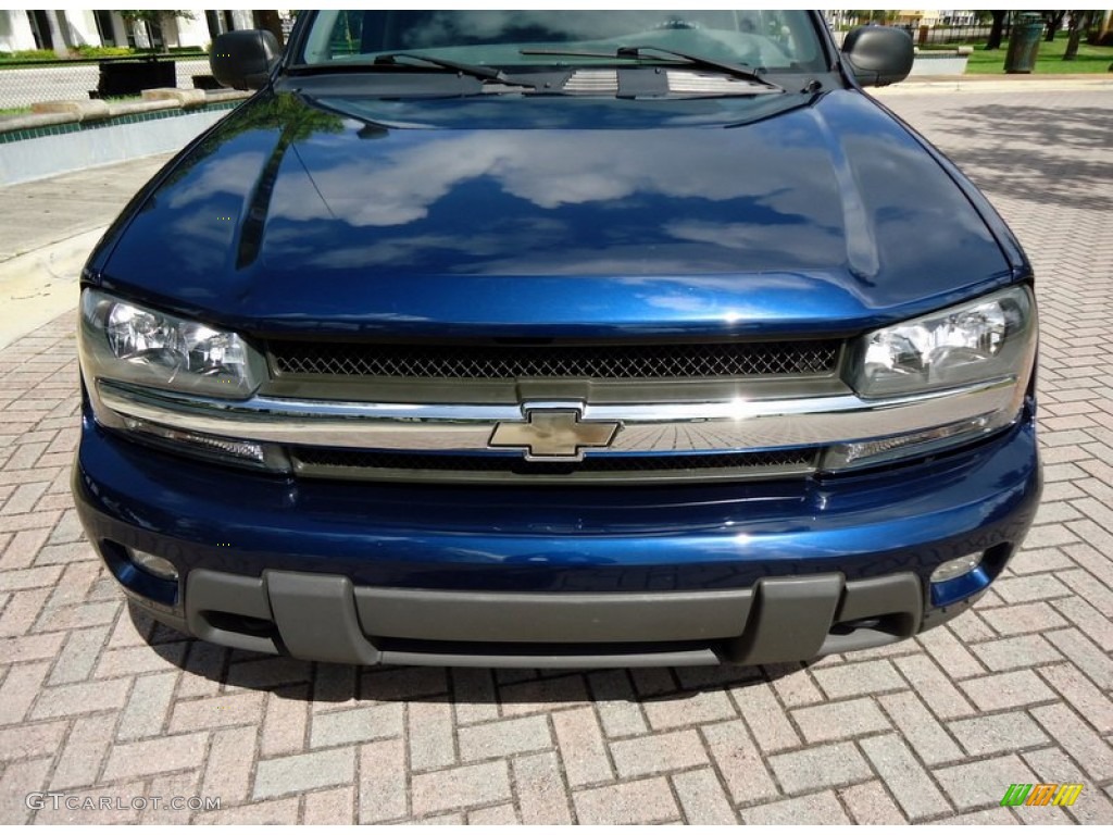2004 TrailBlazer EXT LS 4x4 - Indigo Blue Metallic / Medium Pewter photo #17