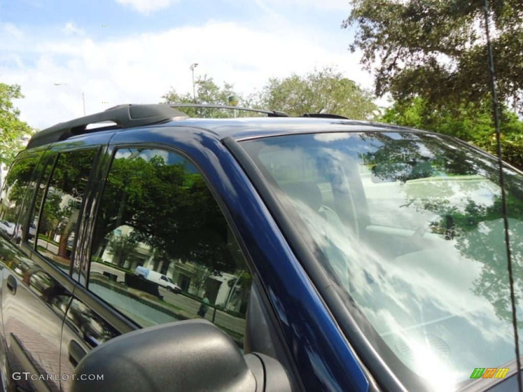 2004 TrailBlazer EXT LS 4x4 - Indigo Blue Metallic / Medium Pewter photo #20