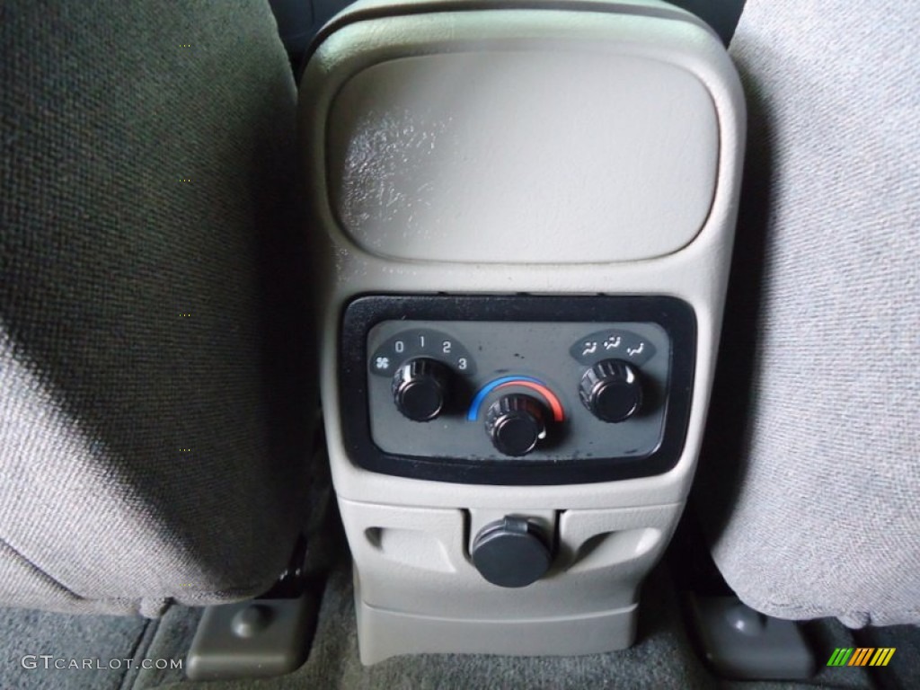 2004 TrailBlazer EXT LS 4x4 - Indigo Blue Metallic / Medium Pewter photo #40