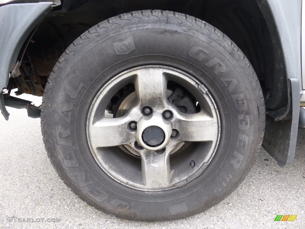 2004 Xterra XE 4x4 - Silver Lightning Metallic / Gray photo #14