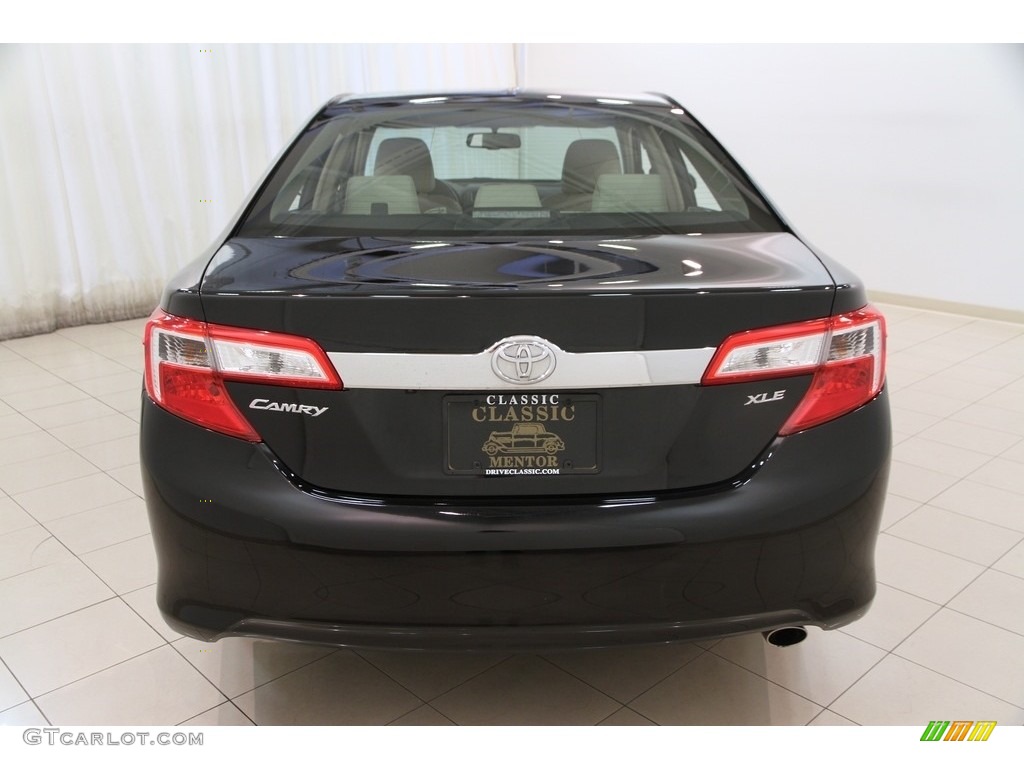 2013 Camry XLE - Attitude Black Metallic / Ivory photo #19