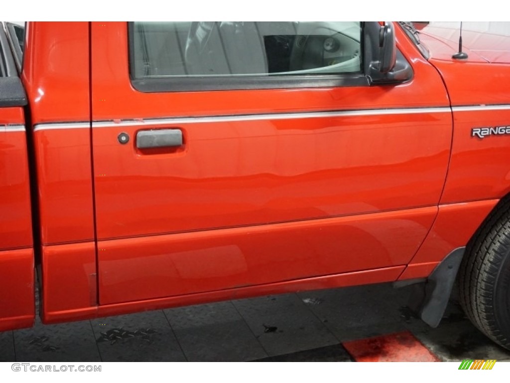 2000 Ranger XLT Regular Cab - Bright Red / Medium Graphite photo #46