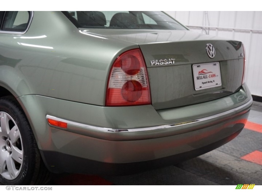 2003 Passat GLX Sedan - Fresco Green Metallic / Black photo #64