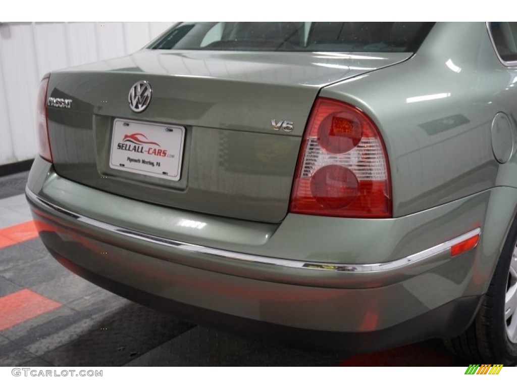 2003 Passat GLX Sedan - Fresco Green Metallic / Black photo #65