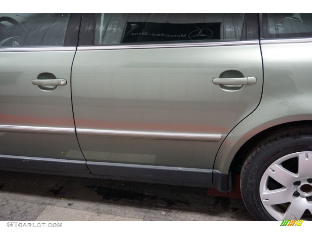 2003 Passat GLX Sedan - Fresco Green Metallic / Black photo #70