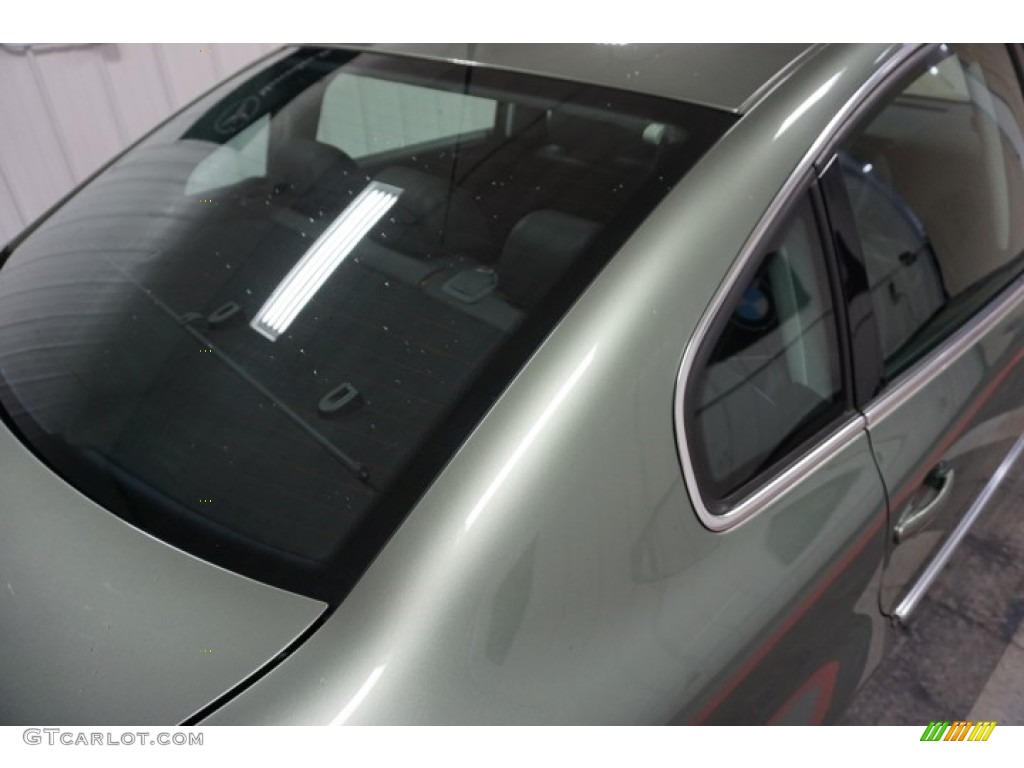 2003 Passat GLX Sedan - Fresco Green Metallic / Black photo #85