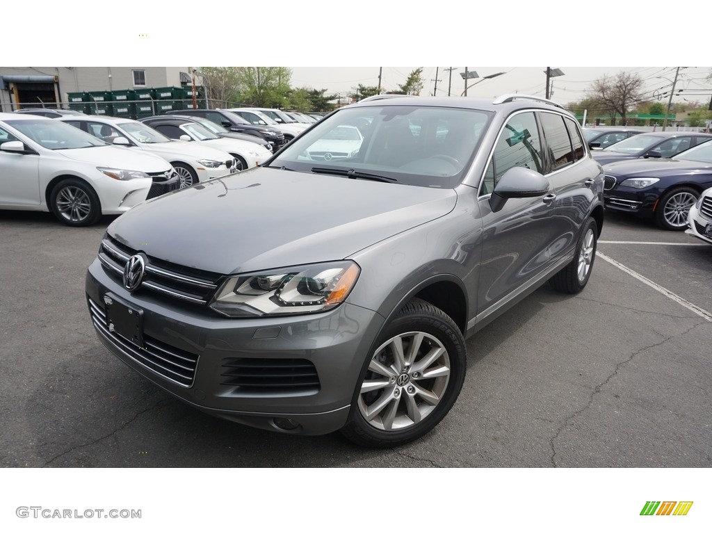 Canyon Gray Metallic 2014 Volkswagen Touareg V6 Sport 4Motion Exterior Photo #112574224