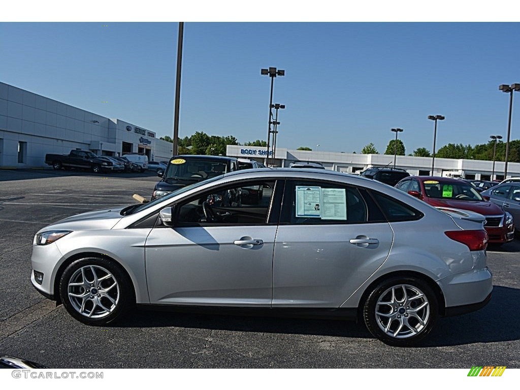 2015 Focus SE Sedan - Ingot Silver Metallic / Charcoal Black photo #6