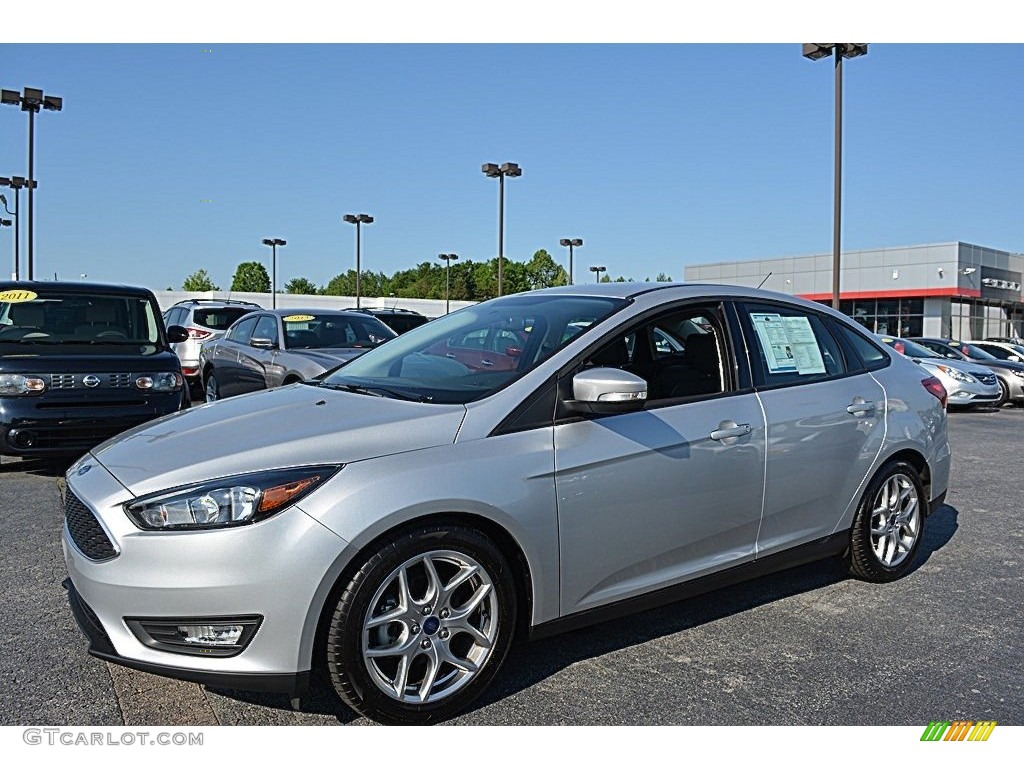 2015 Focus SE Sedan - Ingot Silver Metallic / Charcoal Black photo #7