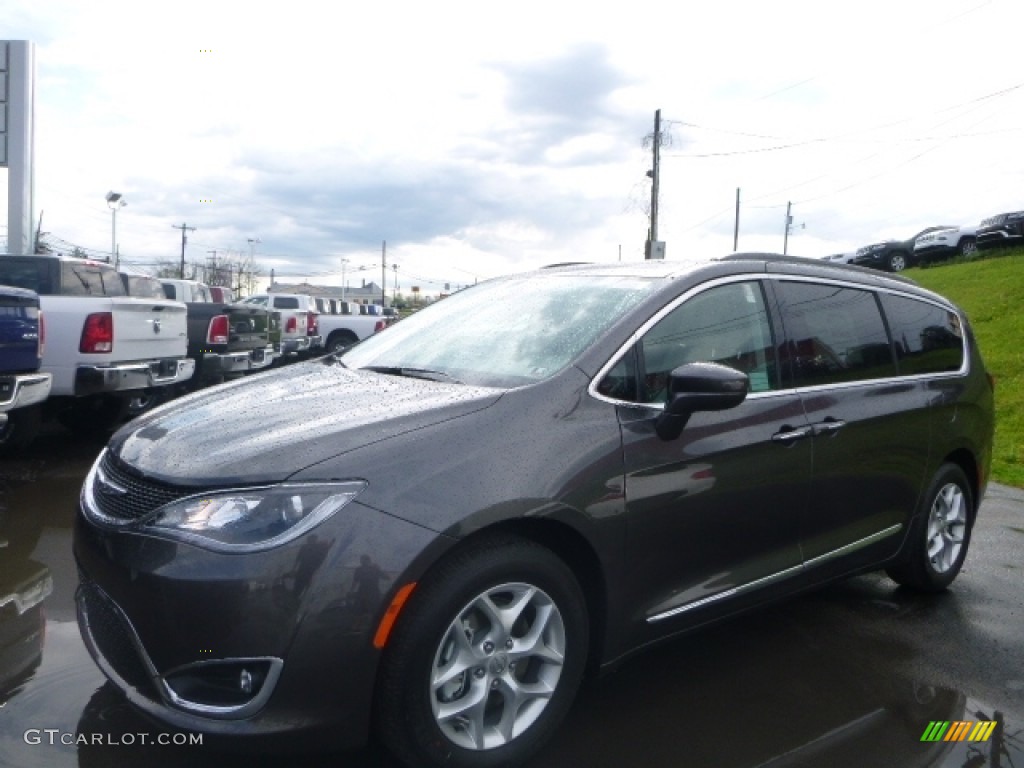 2017 Pacifica Touring L - Granite Crystal Metallic / Black/Alloy photo #1